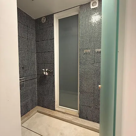 Sebastian Two Lissabon