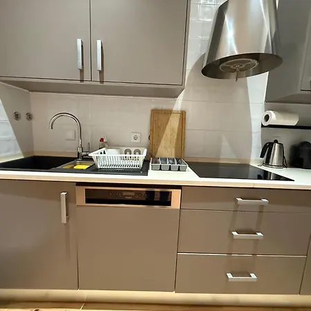 Sebastian Two 리스본